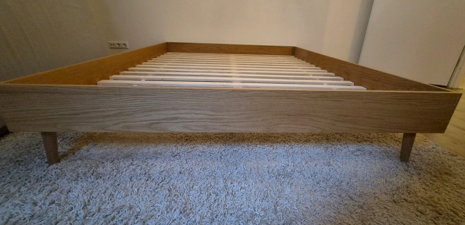 Foto 4 van Eikenhouten bed met lattenbodem - 160x200 cm