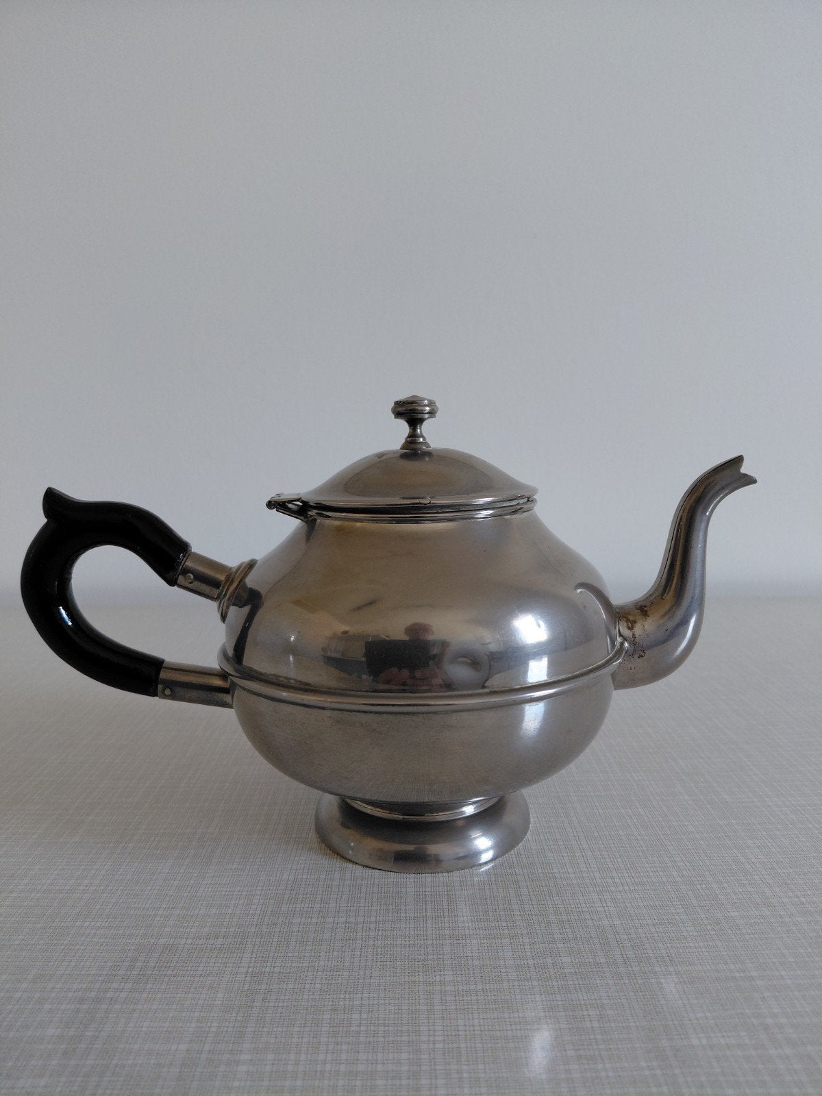 Vintage theepot, verzilverd, met zwarte handgreep, Antiek en Kunst, Ophalen of Verzenden