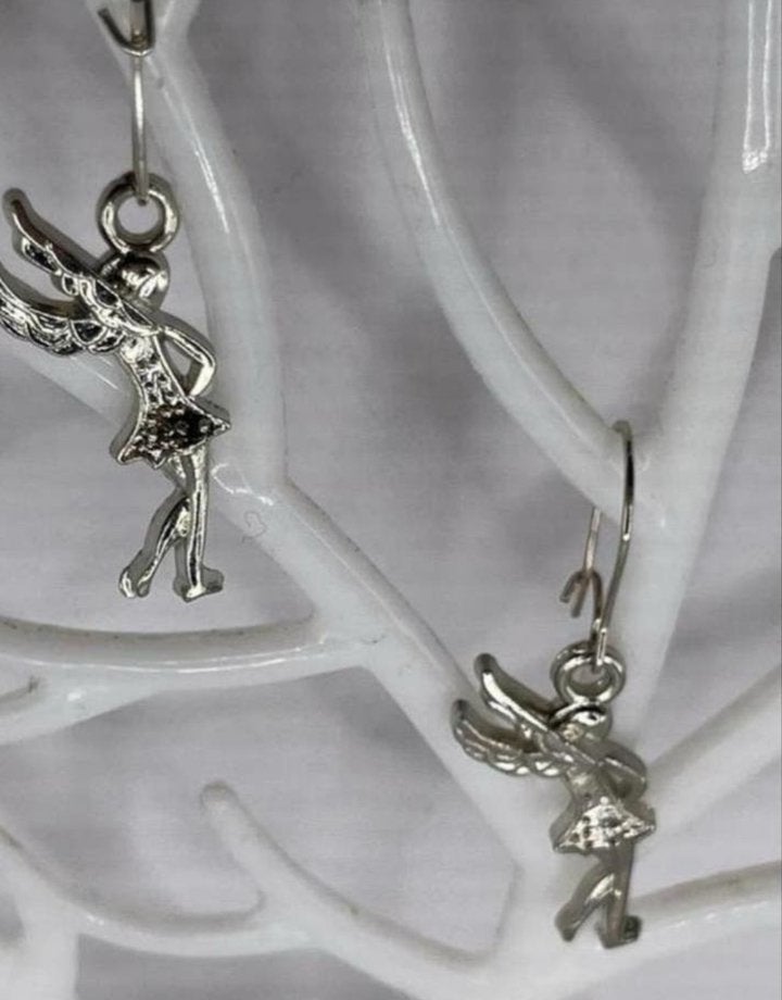 Zilverkleurige Engeltjes Oorbellen - Fashion Sieraden, Overige materialen, Hangers, Nieuw, Ophalen of Verzenden