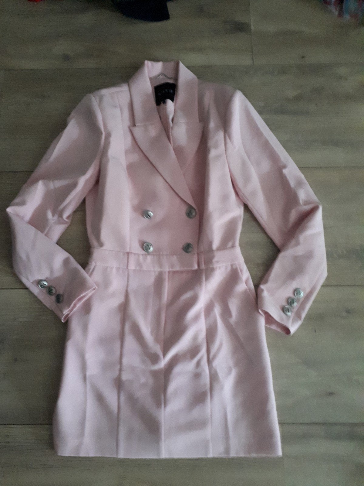 Nikkie blazerjurk roze maat 36 (S), Kleding | Dames, Ophalen of Verzenden, Zo goed als nieuw, Nikkie, Roze