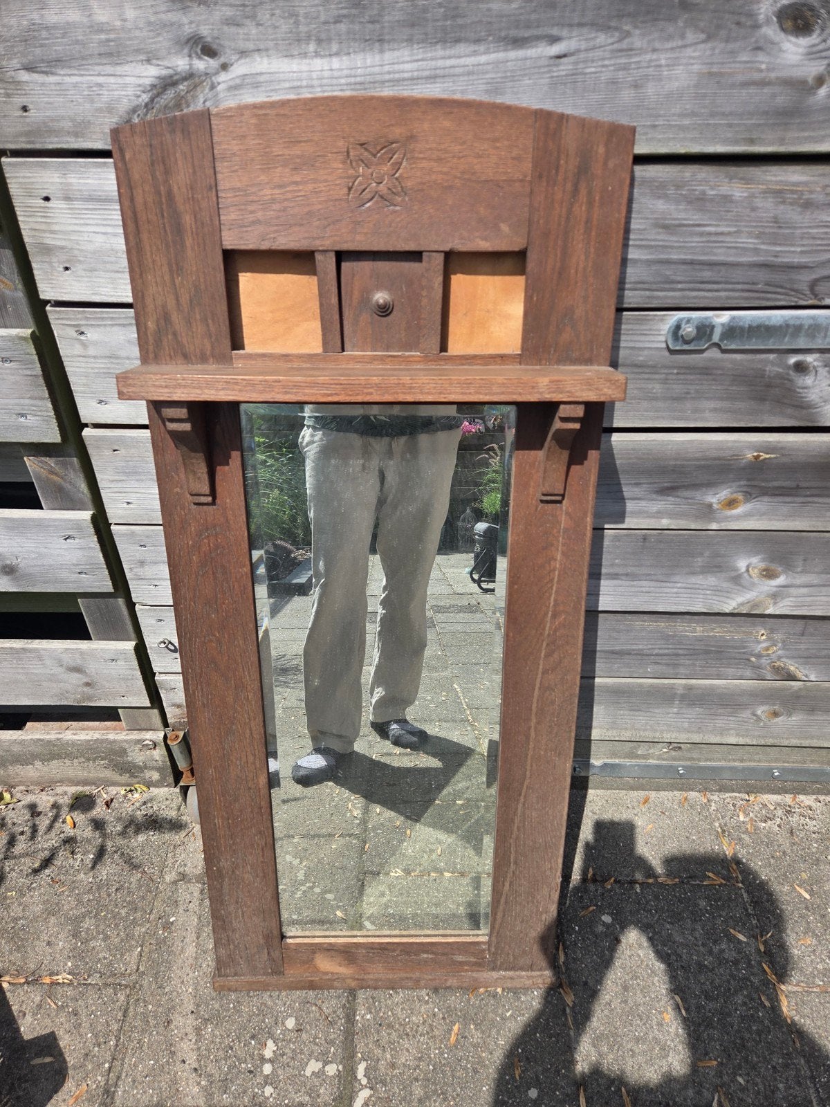 Antieke halspiegel met houtsnijwerk, restauratie nodig, Antiek en Kunst, Ophalen, Rechthoekig, Minder dan 50 cm, 100 tot 150 cm
