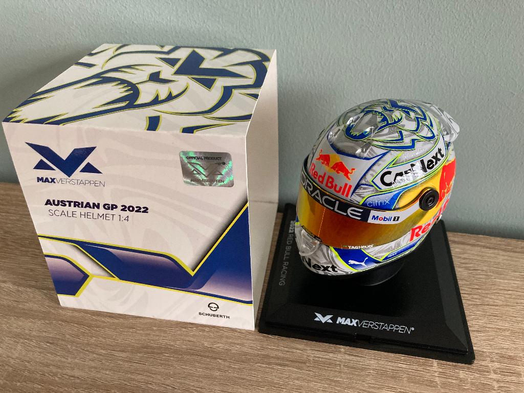 ✅ Max Verstappen 1:4 helm Austrian GP 2022 Schuberth RB18, Ophalen of Verzenden, Nieuw, Formule 1