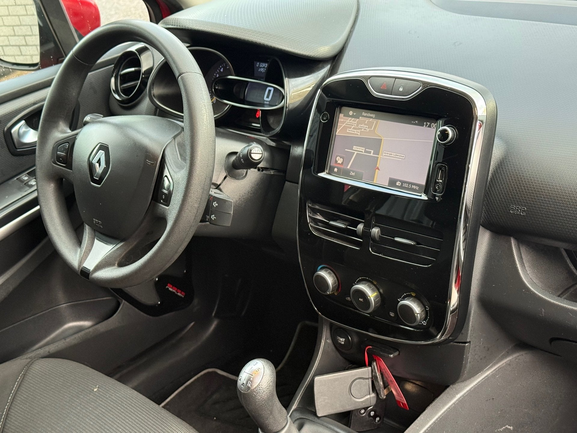 Renault Clio 0.9 TCe ECO Night&Day Navi Airco Cruise Pdc Nie, Auto's, Voorwielaandrijving, Stof, 540 kg, Handgeschakeld