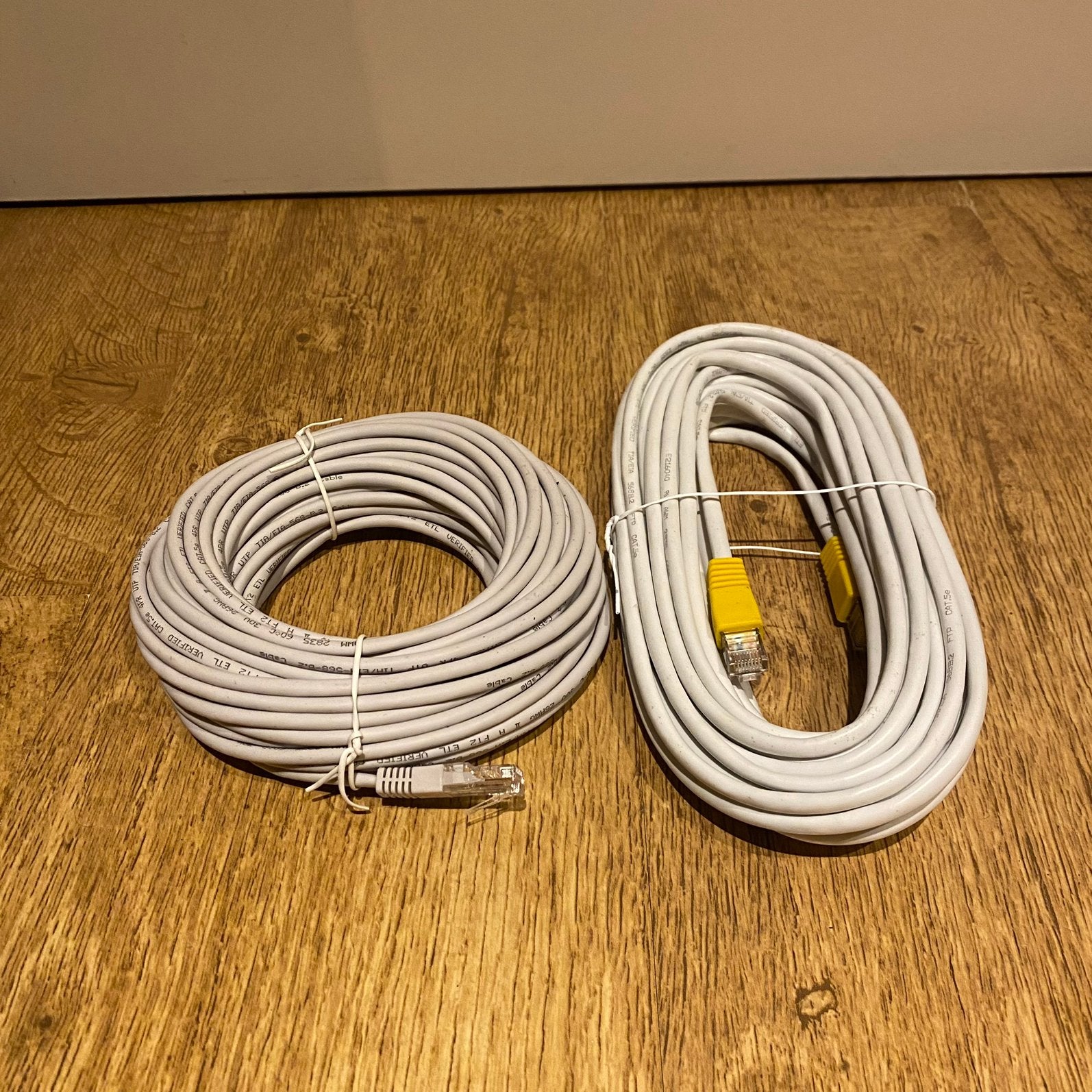 internet kabels CAT 5e ( +- 10 Meter ), Ophalen of Verzenden, Zo goed als nieuw