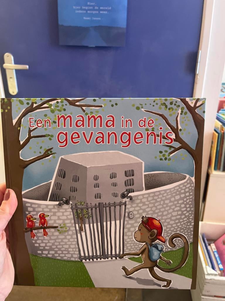 Een mama in de gevangenis - Kinderboek, Ophalen of Verzenden, Zo goed als nieuw, Fictie algemeen