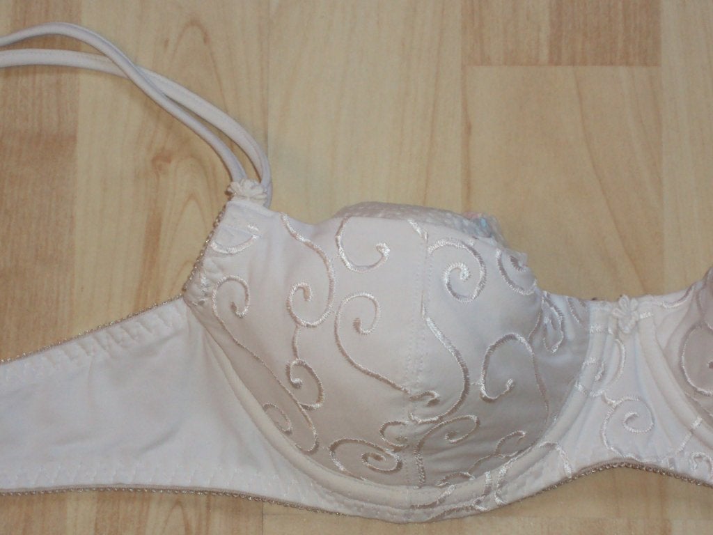 Trendy witte Hunkemöller BH maat 75A, nog zo goed als NIEUW!, Kleding | Dames, Hunkemöller, Verzenden, Wit, BH