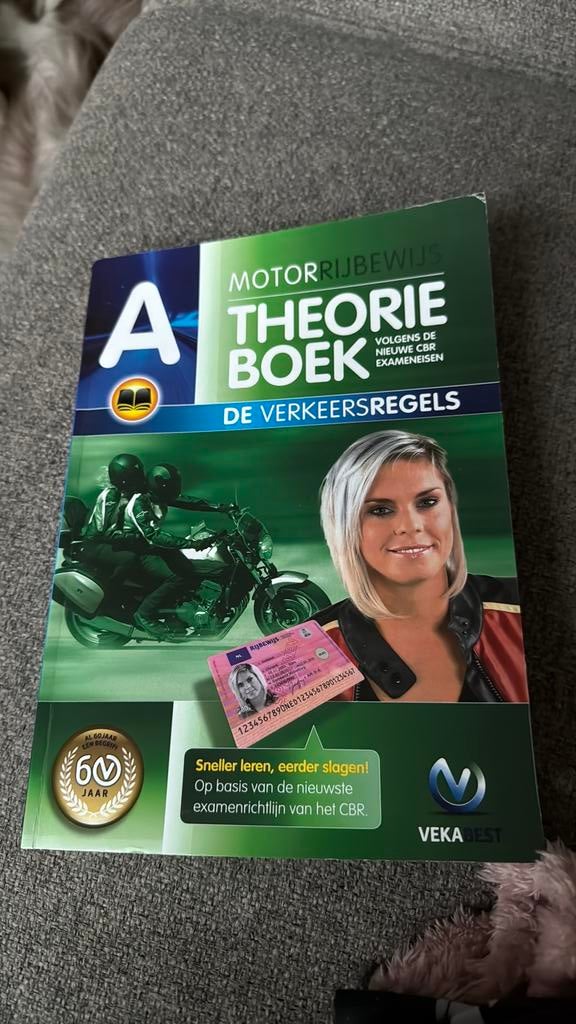 Theorie boek voor je moter rijbewijs, Verzenden, Zo goed als nieuw
