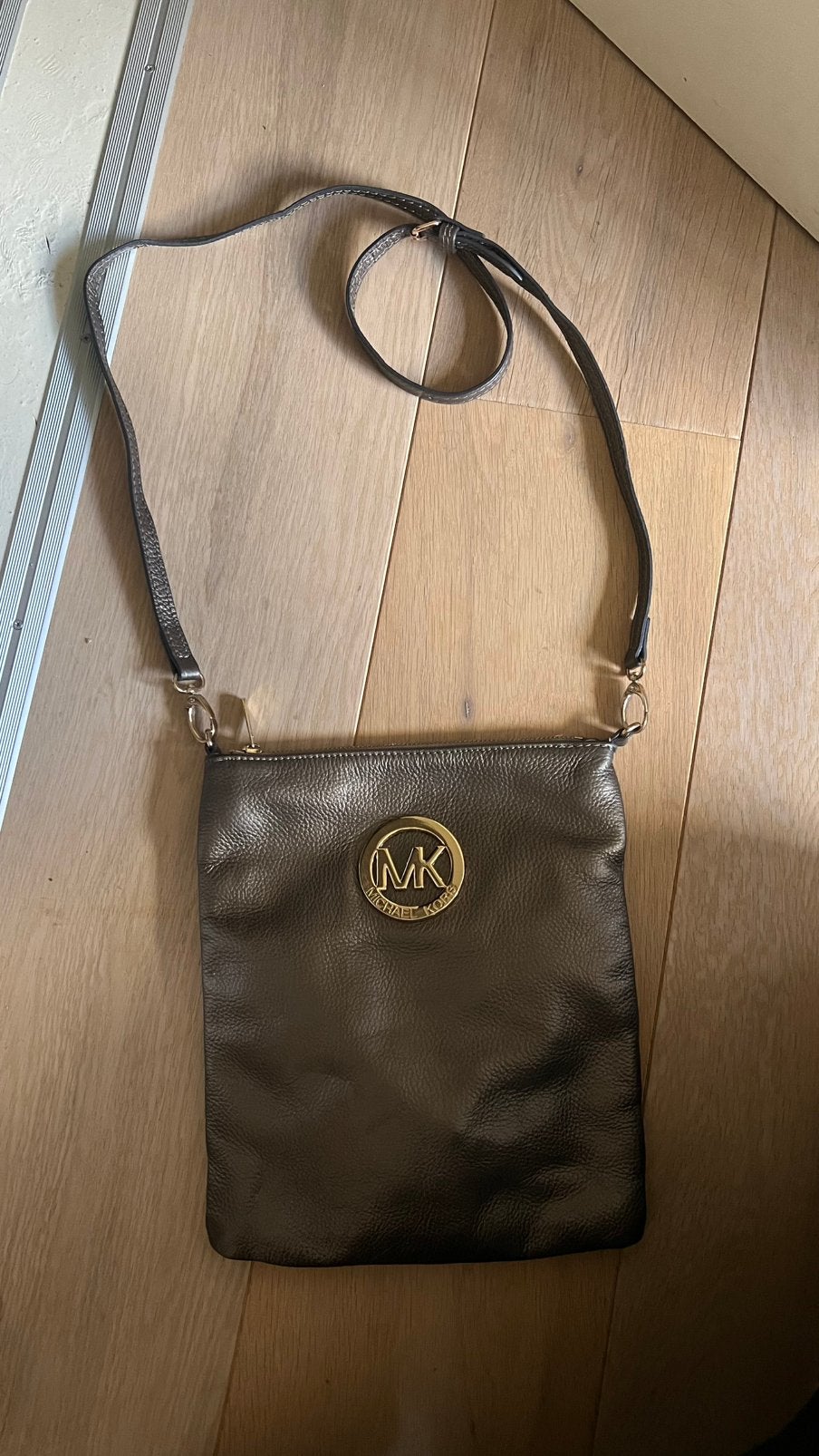 Michael Kors crossbody tas / schoudertas bruin, Ophalen of Verzenden, Zo goed als nieuw, Bruin, Schoudertasje