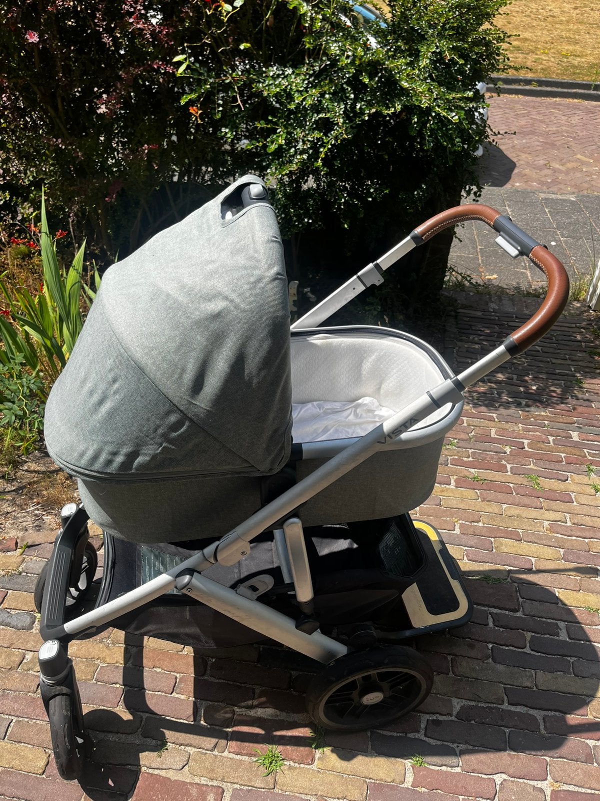 UPPAbaby Vista V2 Kinderwagen met reiswieg, Voetenzak, Kinderen en Baby's, Gebruikt, Verstelbare duwstang, Ophalen, Kinderwagen