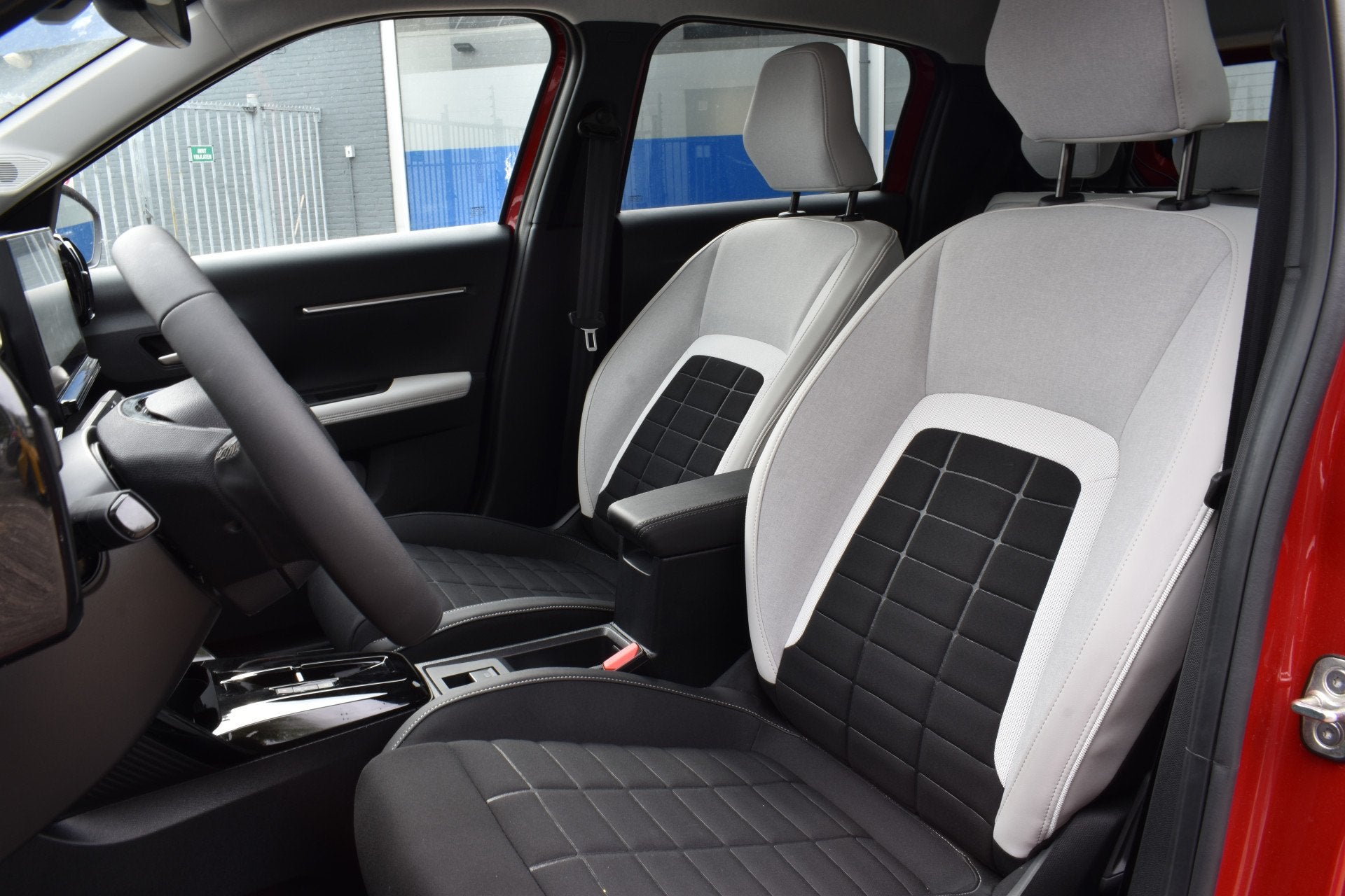 Citroën ë-C3 Max 113pk Comfort Range 44 kWh Navigatie | Ai, Auto's, Dealer onderhouden, Stof, Zwart, 44 kWh