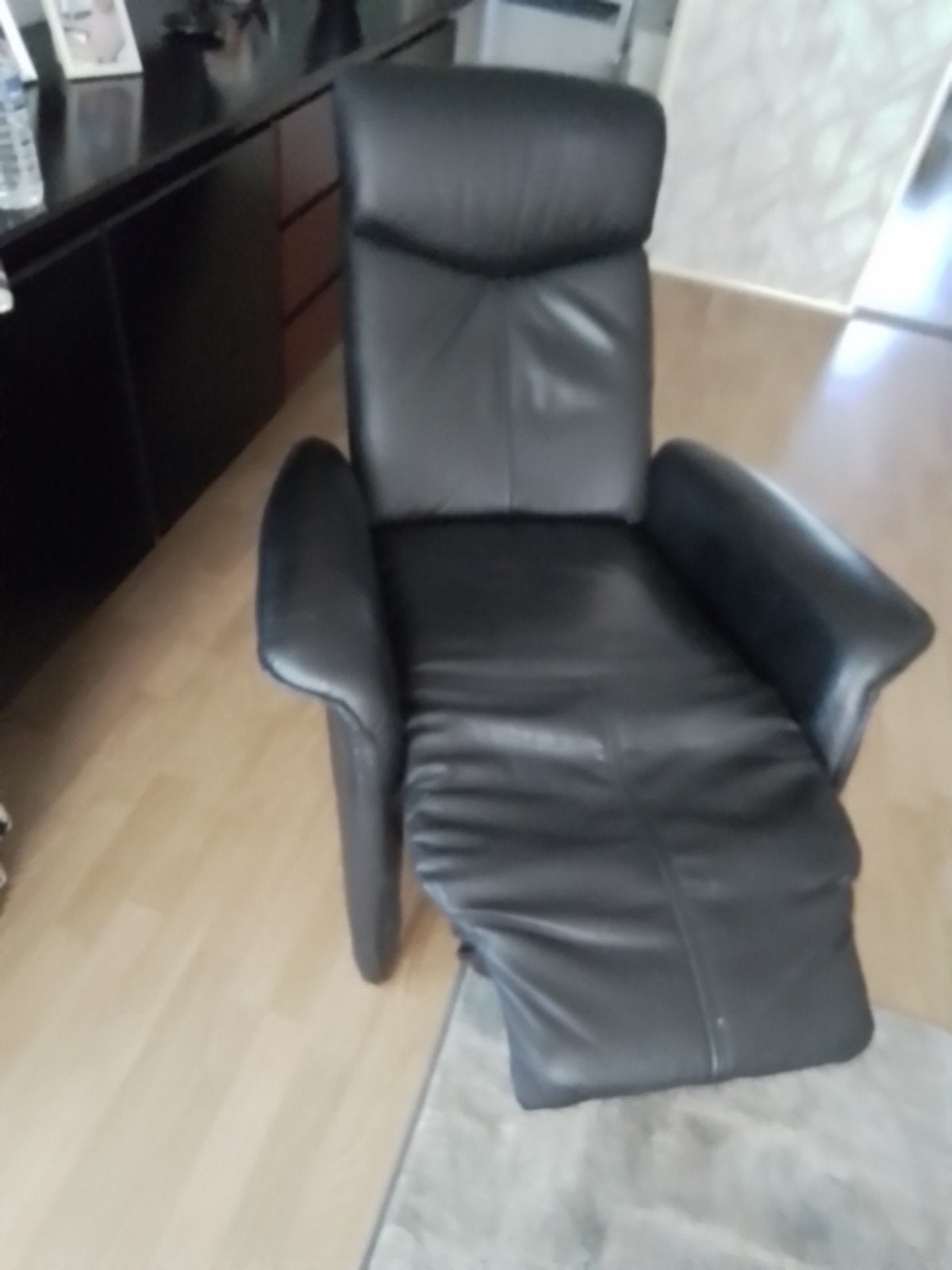 2 zwarte fauteuils, Huis en Inrichting, Fauteuils, Ophalen, Gebruikt, 50 tot 75 cm, Leer