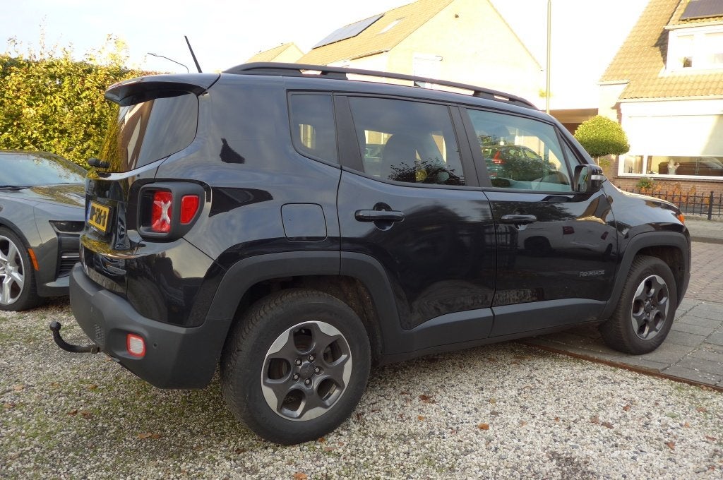Jeep Renegade 1.4 MAir Night Eagle, Auto's, Gebruikt, 4 cilinders, 400 kg, Zwart