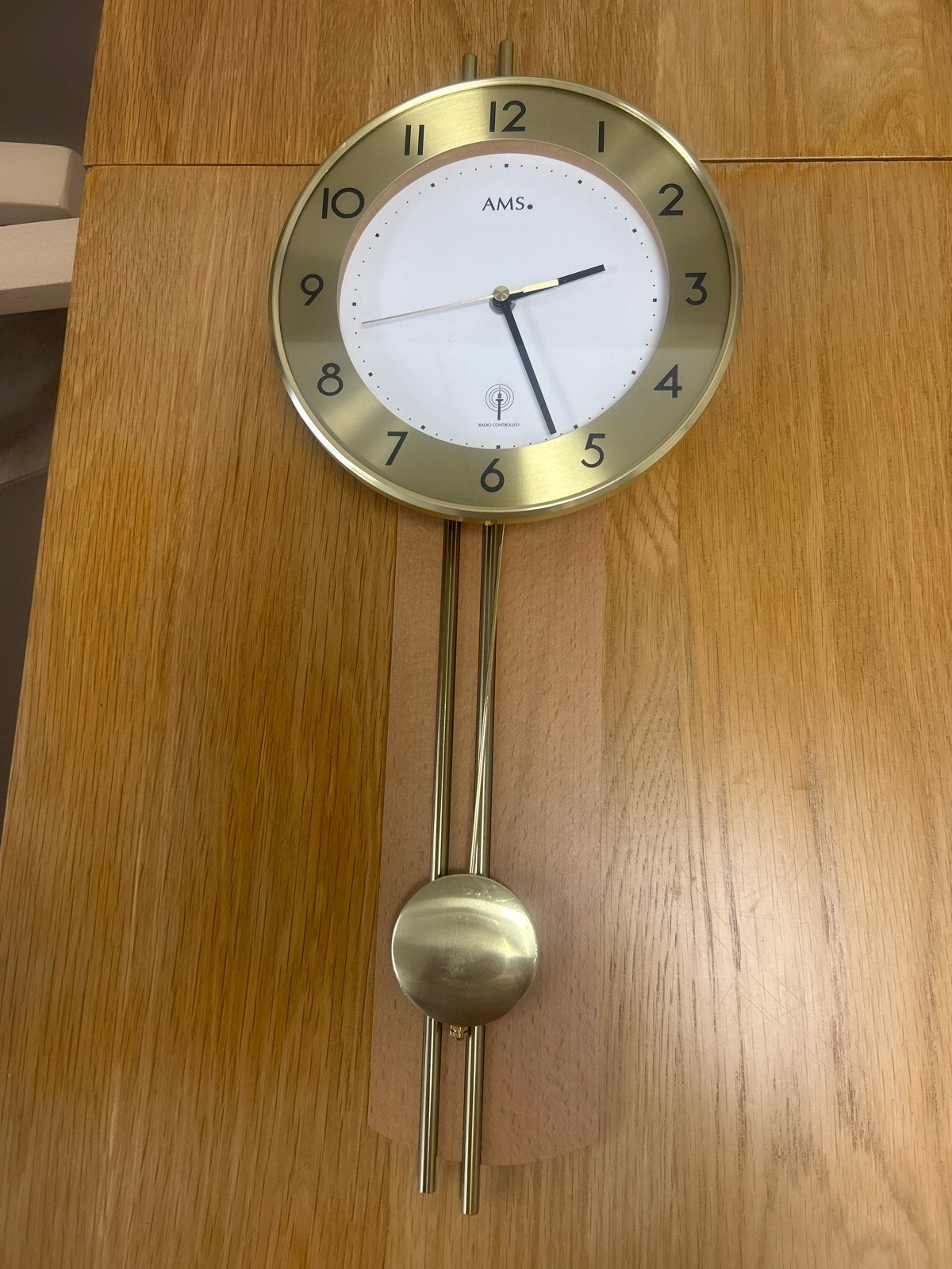 AMS Wandklok met Slinger, Huis en Inrichting, Goud, Met slinger, Analoog, Ophalen of Verzenden