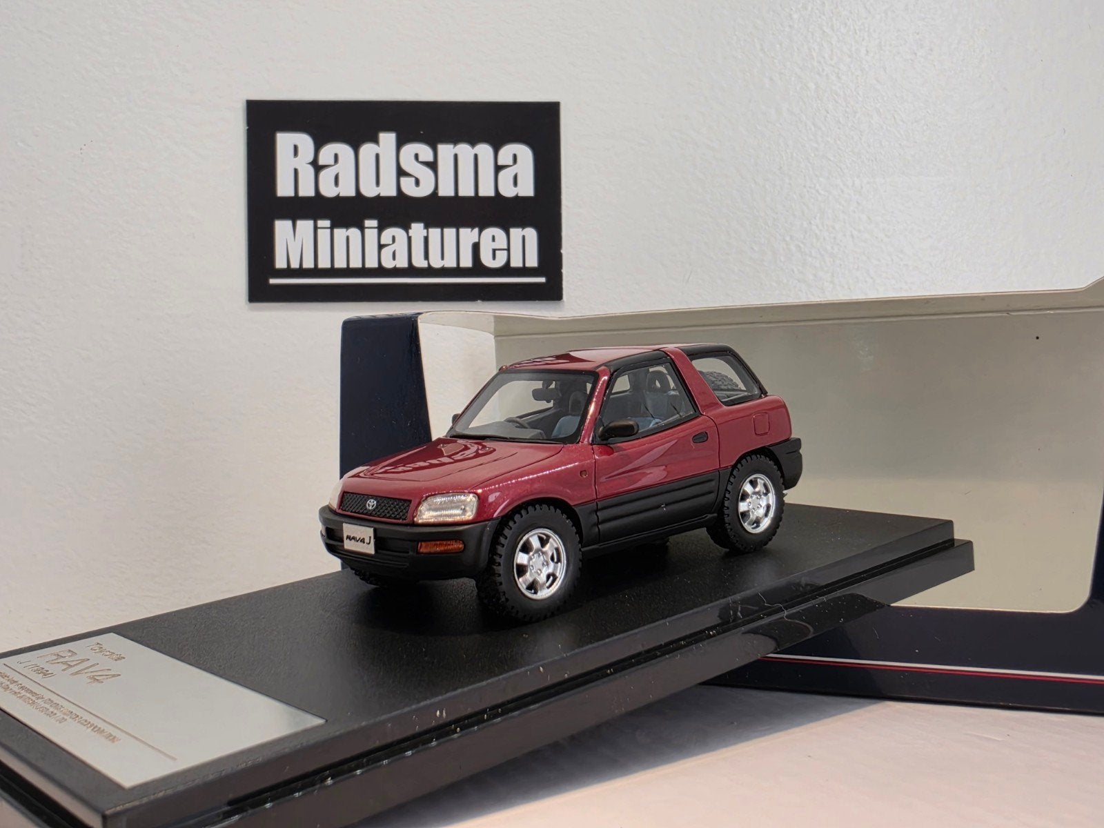 Toyota Rav4 J 1994 - Bordeauxrood - 1:43 Hi-Story, Hobby en Vrije tijd, Modelauto's | 1:43, Overige merken, Auto, Nieuw, Ophalen of Verzenden