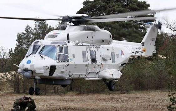 NH-90 NFH Nederlandse decals Revell 1/72, 1:72 tot 1:144, Gebruikt, Ophalen of Verzenden, Revell