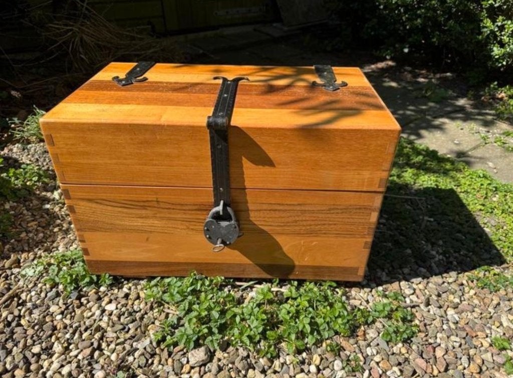 Luxe houten opbergkist met handgemaakt smeedijzeren beslag, Gebruikt, Minder dan 50 cm, 5 – 50, 50 tot 75 cm