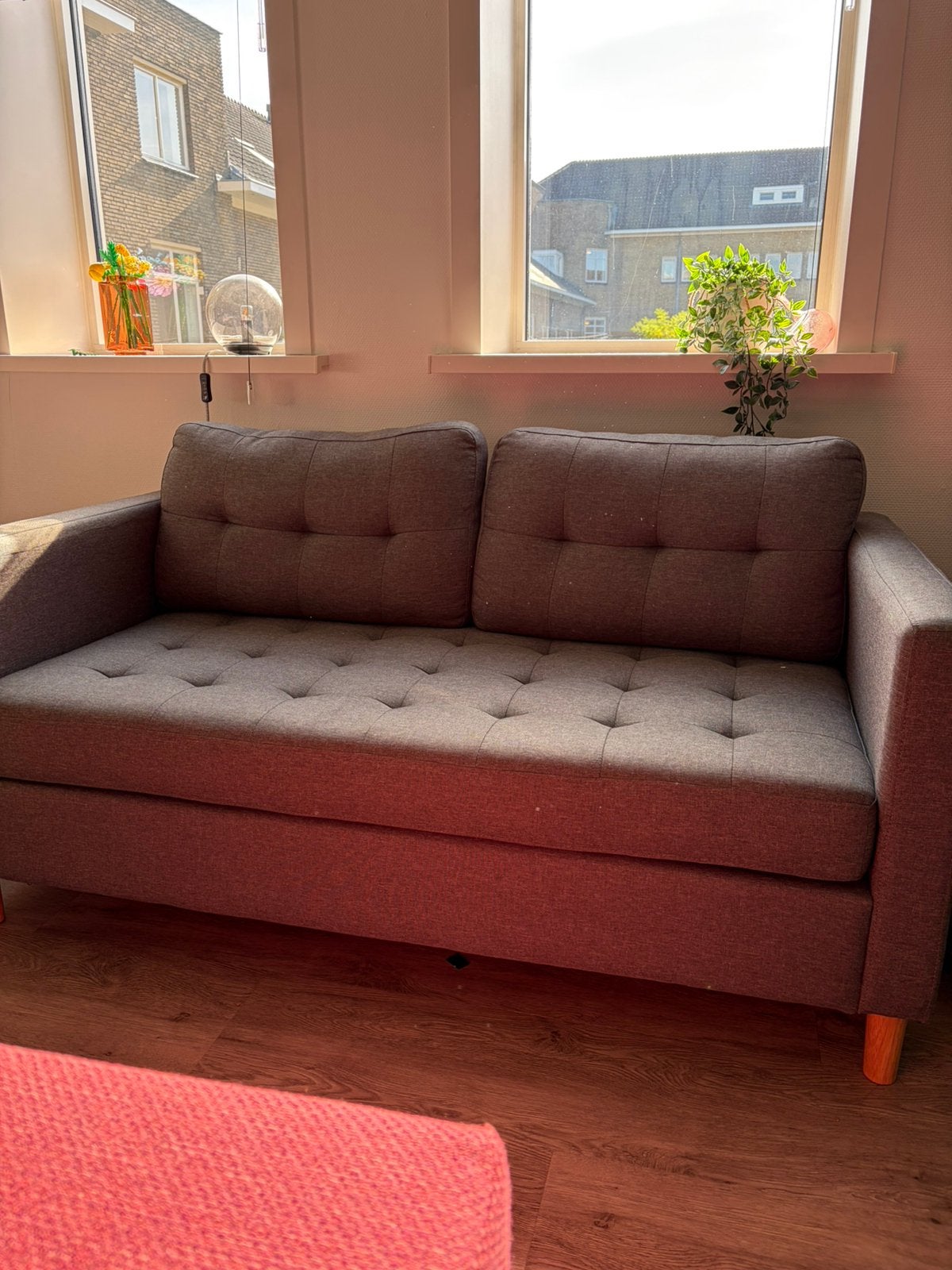 Grijs bankje - tweezits, Huis en Inrichting, Ophalen, Tweepersoons, 190 cm of minder, Zo goed als nieuw