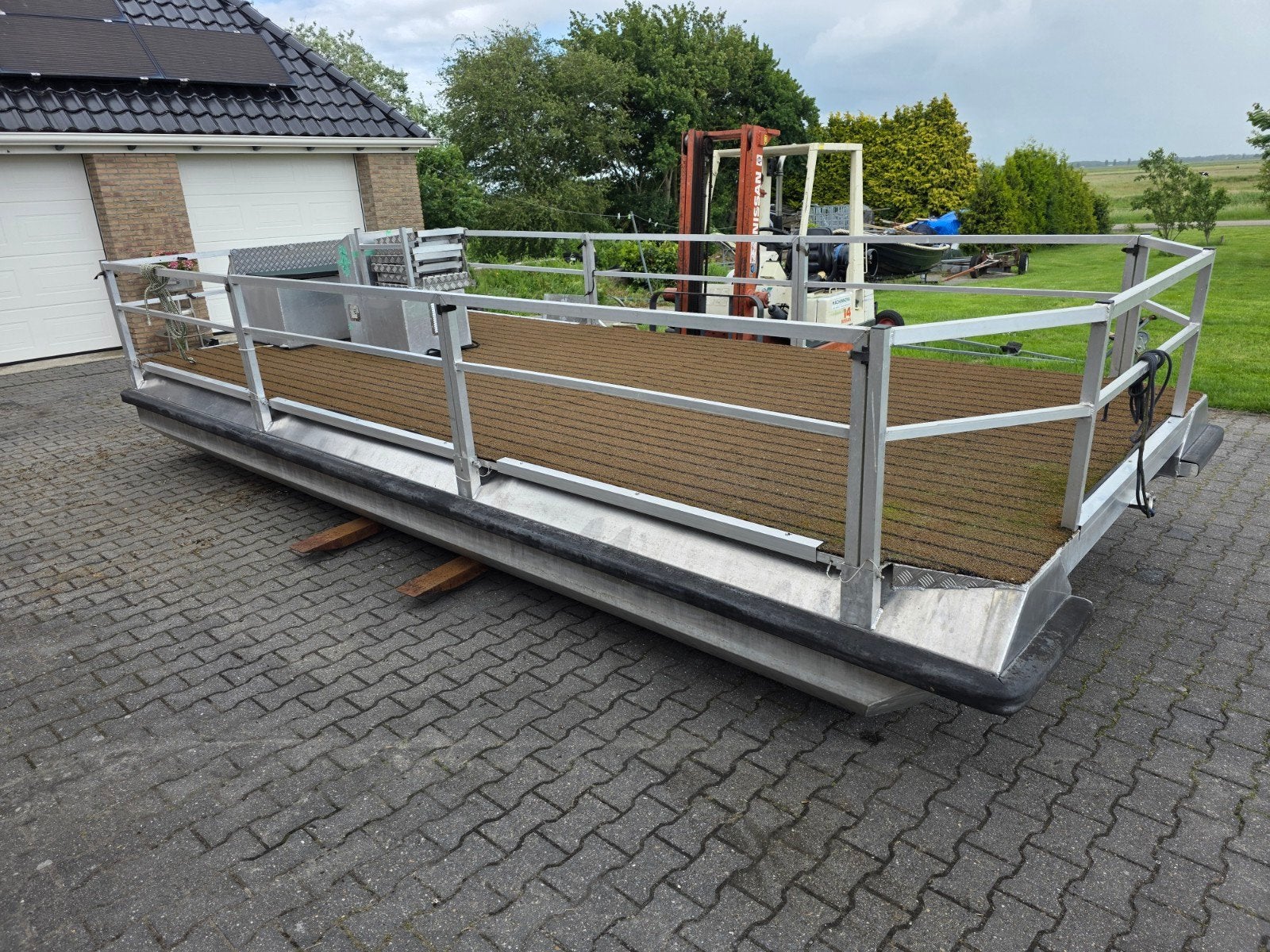 Aluminium Vaarponton met Suzuki 9.9 PK buitenboordmotor, Benzine, Buitenboordmotor, Aluminium, Ophalen of Verzenden