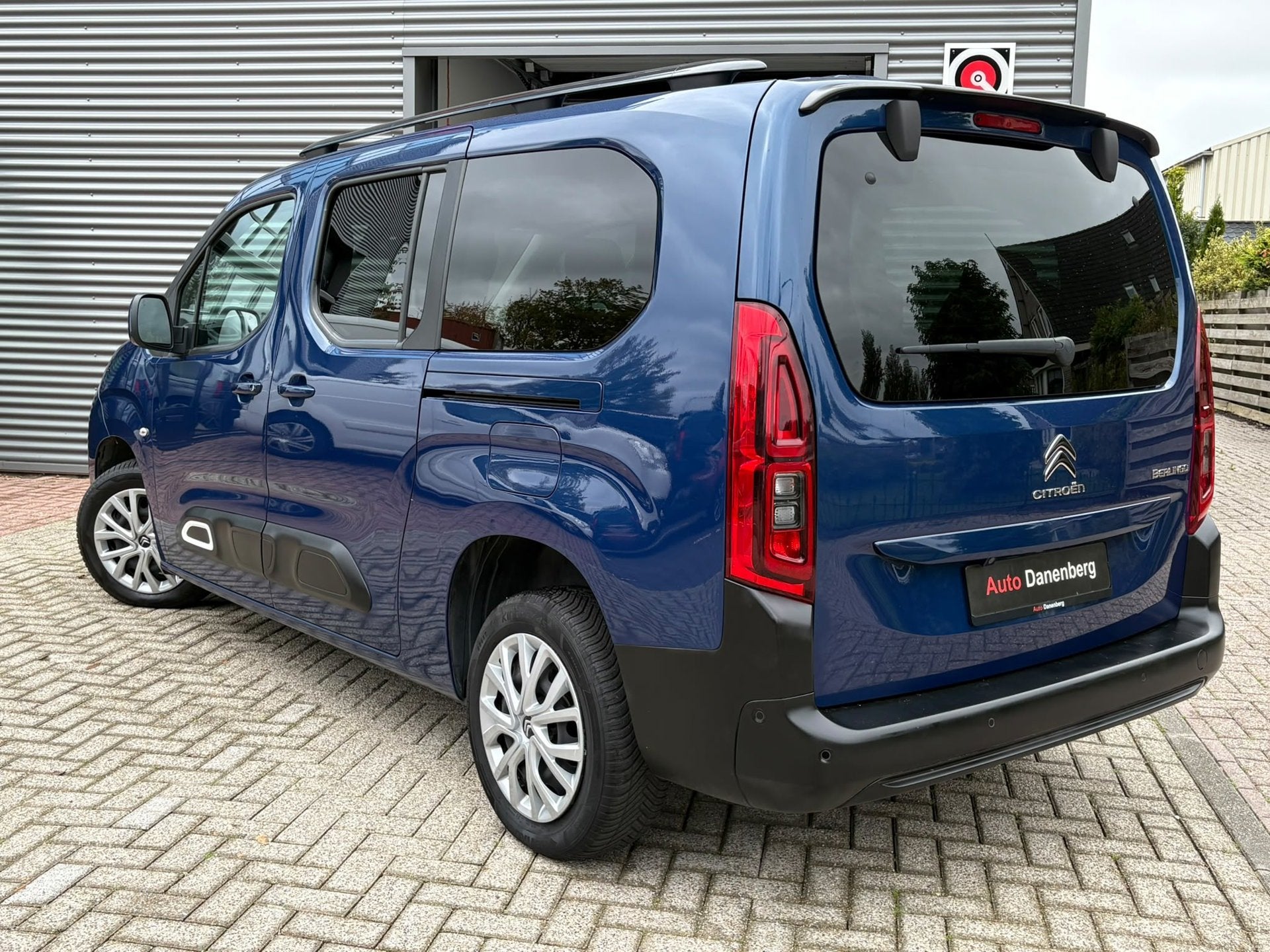 Citroen Berlingo 1.2 PureTech Shine AUTOMAAT,7-PERSOONS, vol, Auto's, Dealer onderhouden, Zwart, 1199 cc, Blauw