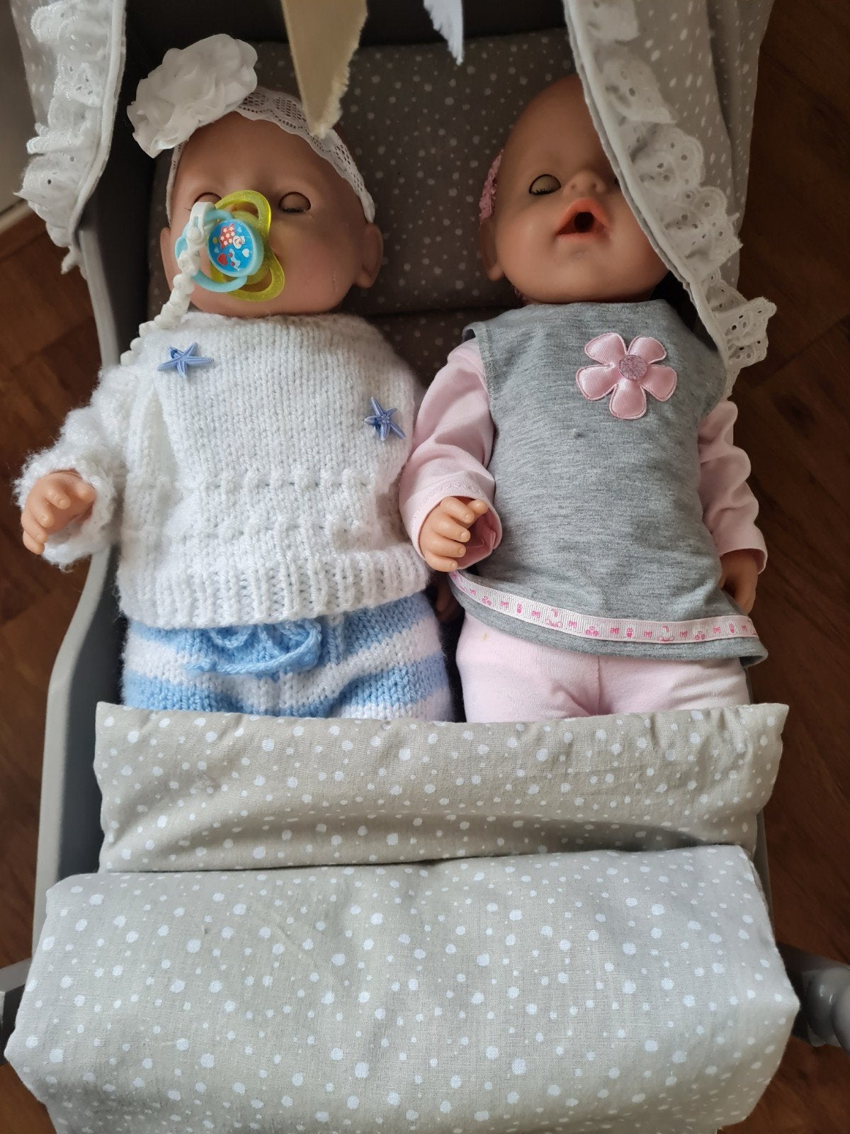 poppenwieg met 2 baby born poppen, Ophalen of Verzenden, Zo goed als nieuw, Babypop