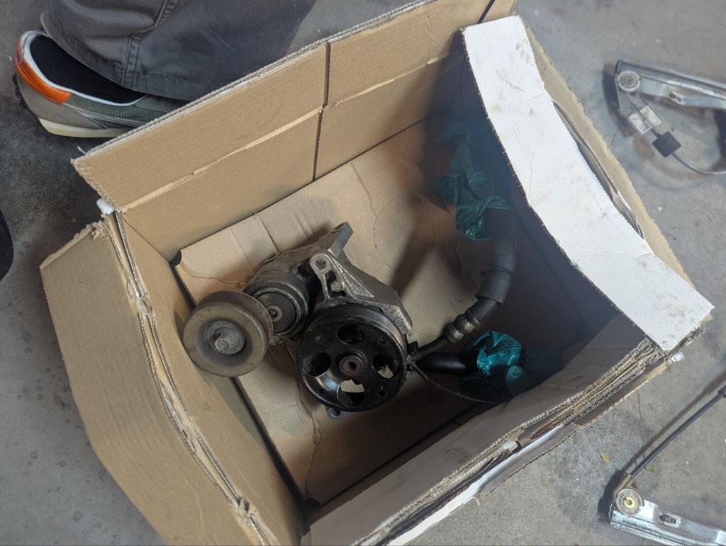 Subaru outback spanner en stuurbekrachtigingspomp., Ophalen of Verzenden, Nieuw, Subaru