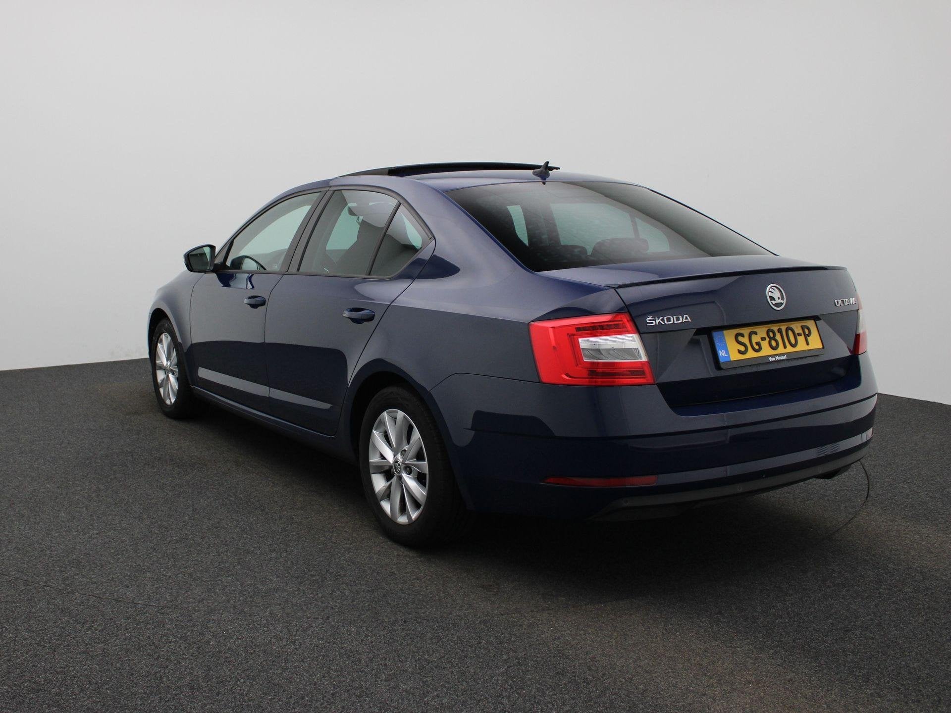 Skoda Octavia 1.0 TSI Greentech Ambition Business | Apple Ca, Auto's, 12 maanden, Stof, Gebruikt, Blauw