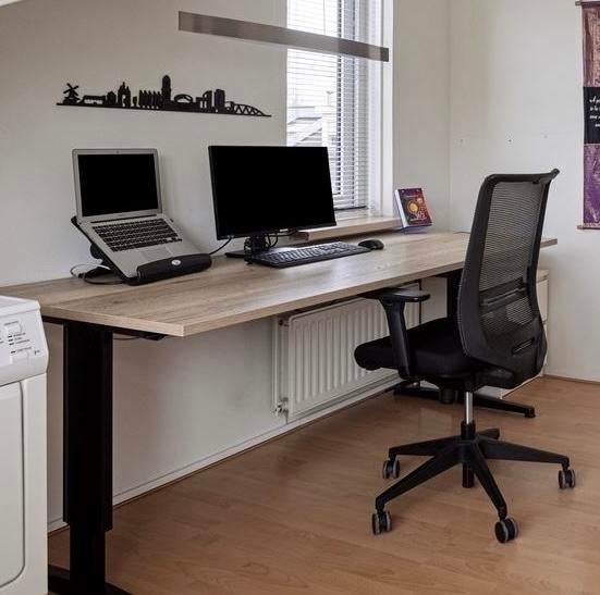 Bureau 180x90 cm, in hoogte verstelbaar met handslinger, Huis en Inrichting, Bureaus, Ophalen, In hoogte verstelbaar, Zo goed als nieuw