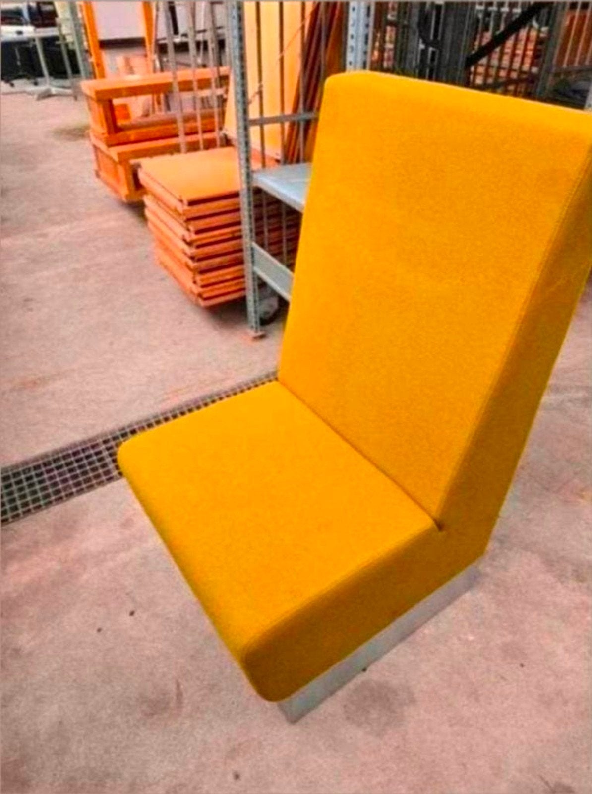 Deberenn Aura Café treinbank 2 stuks, Huis en Inrichting, Banken | Sofa's en Chaises Longues, Ophalen of Verzenden, Minder dan 150 cm