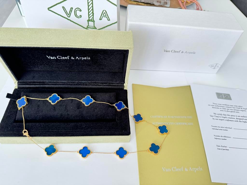 Van Cleef & Arpels ketting 10 blauwe klavertjes  18k goud, Met hanger, Blauw, Nieuw, Ophalen of Verzenden