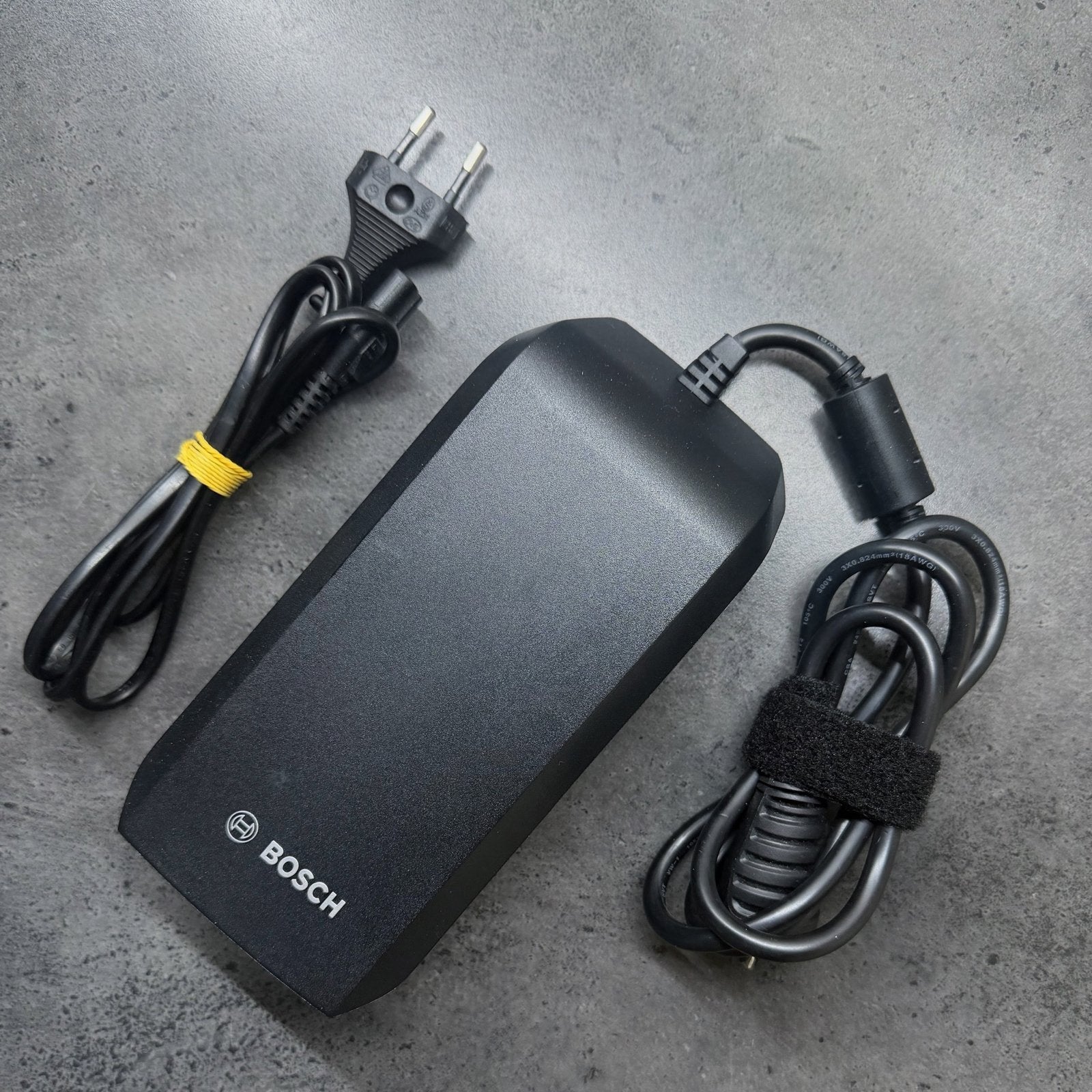 Bosch eBike Acculader 36-4/230 Standaard Lader BCS220, Fietsen en Brommers, Ophalen of Verzenden, Zo goed als nieuw, Elektrische fiets