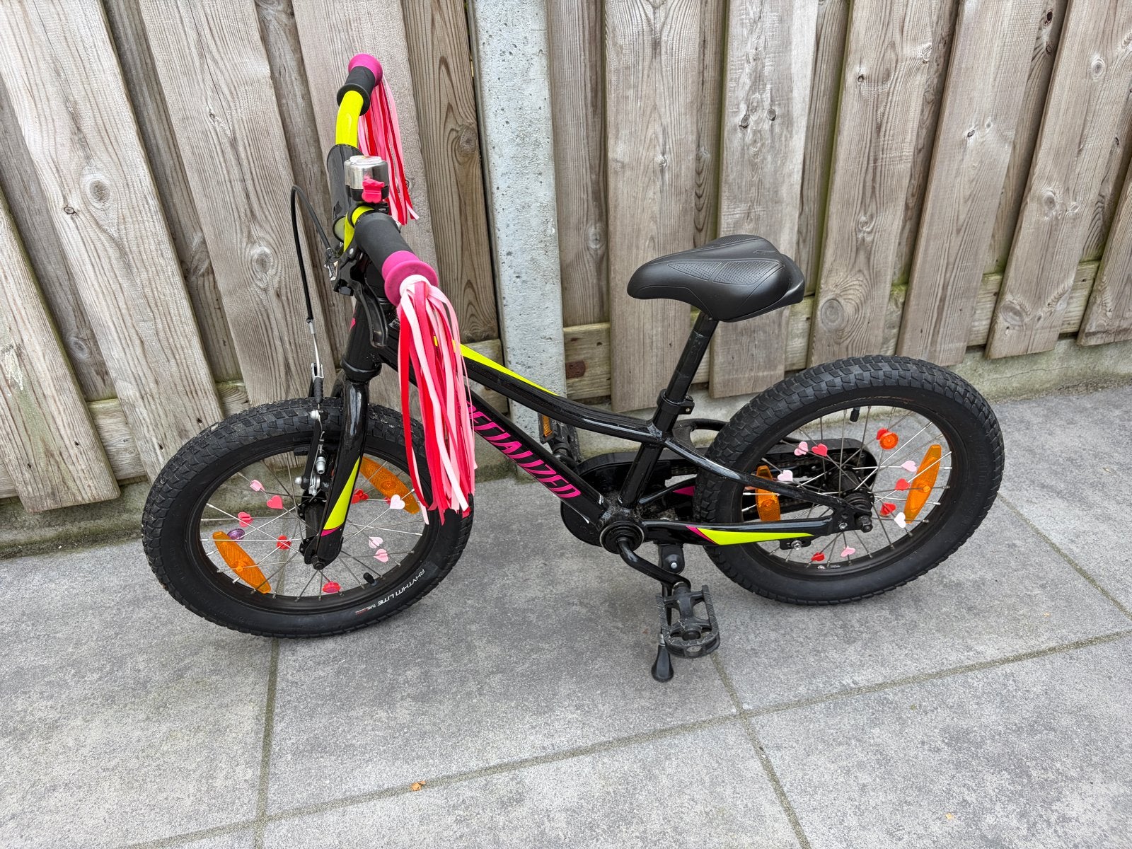 Specialized kinderfiets 16 inch met zijwieltjes, Fietsen en Brommers, Ophalen, Gebruikt, 16 tot 20 inch, Zijwieltjes