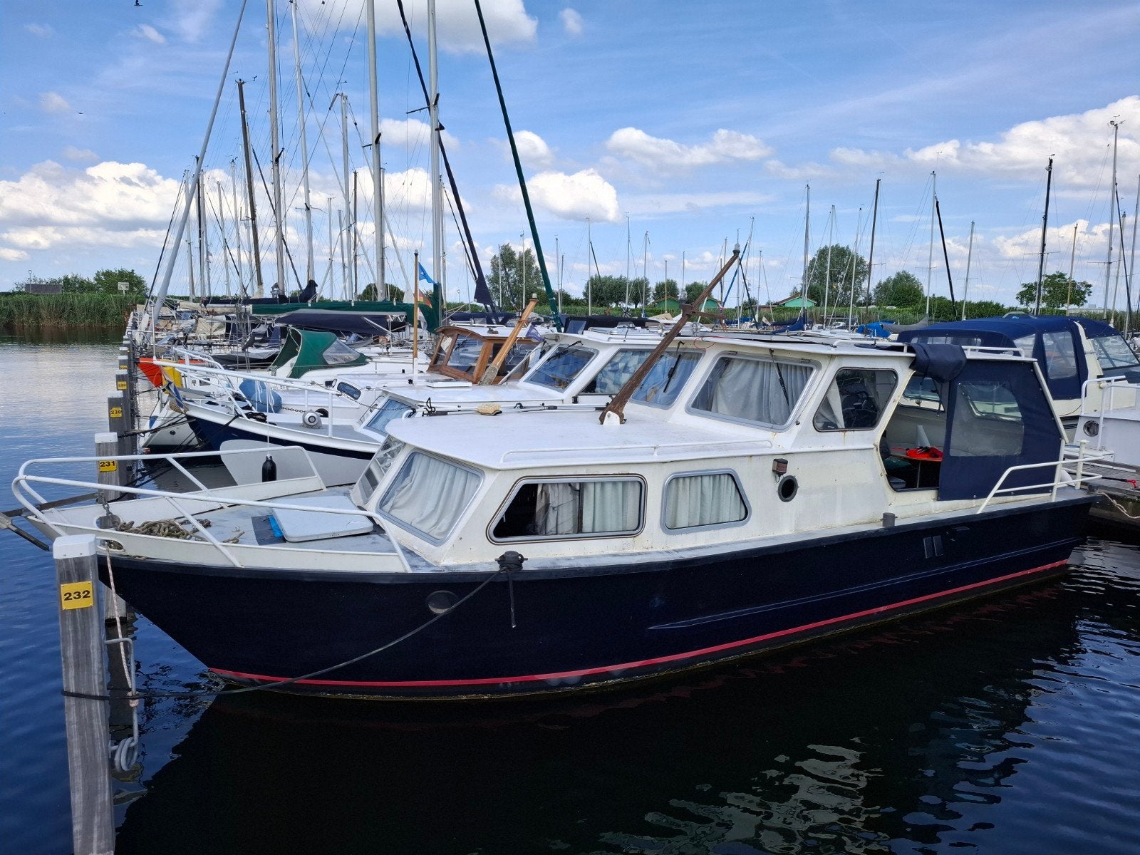 ruime motorboot 9,50 met werk, Watersport en Boten, Motorjacht, Ophalen, Diesel, Koelkast