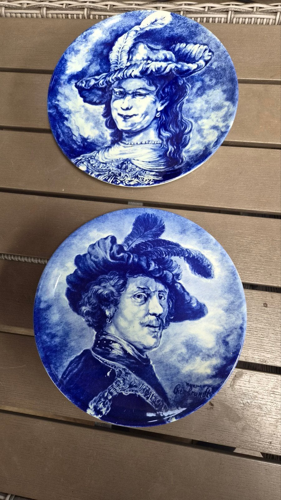 Delfts blauwe sierborden met Rembrandt en Saskia, Ophalen