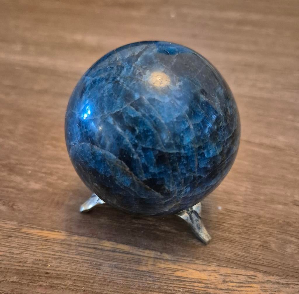 Prachtige blauwe apatiet bol (6,5 cm), Ophalen of Verzenden