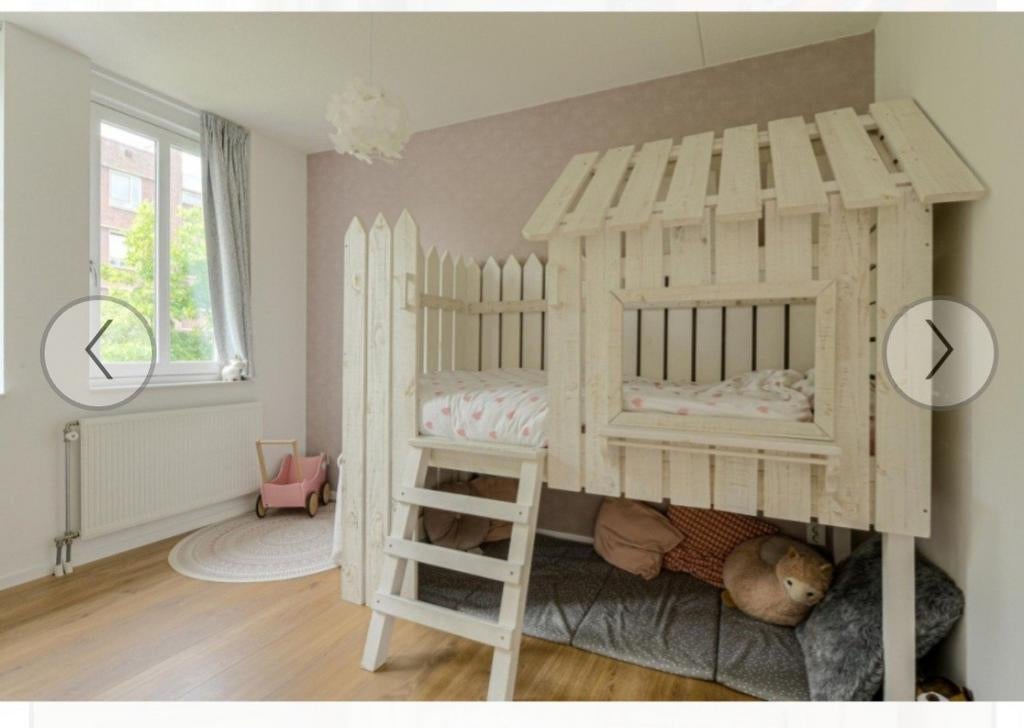 Uniek huisjesbed / stapelbed van hout, Kinderen en Baby's, Kinderkamer | Stapelbedden en Hoogslapers, Ophalen of Verzenden, Gebruikt