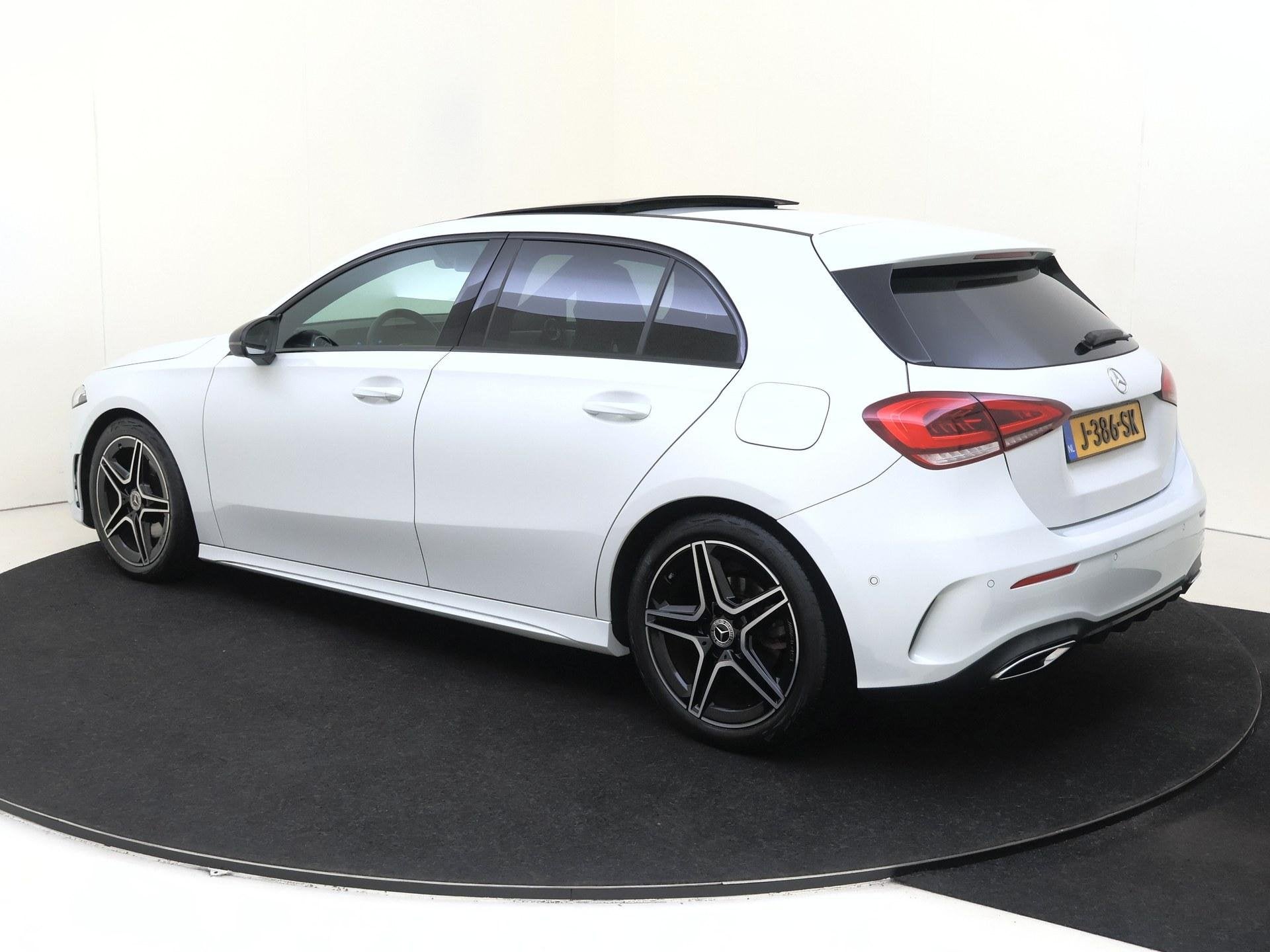 Mercedes-Benz A-klasse 180 Business Solution AMG Panoramadak, Auto's, 136 pk, Gebruikt, 4 cilinders, Leder en Stof