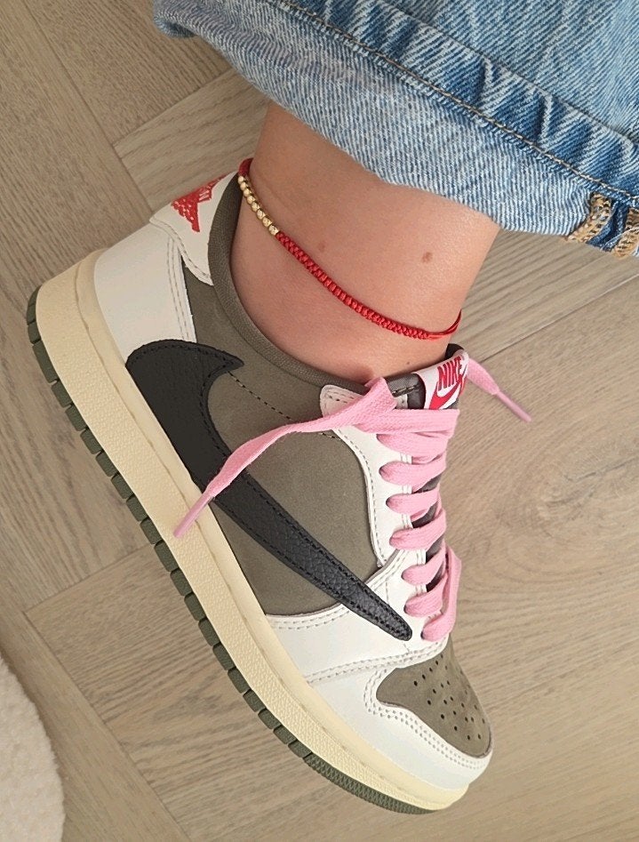 Travis Scott x Air Jordan 1 Low OG 'Medium Olive' - Maat 37, Ophalen of Verzenden, Nieuw, Sneakers of Gympen