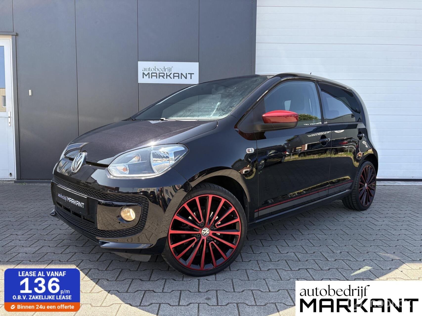 Volkswagen Up! Colour 75pk / 5-Drs / Navi / Bluet / Rijklaar, Auto's, Voorwielaandrijving, Stof, Gebruikt, Zwart