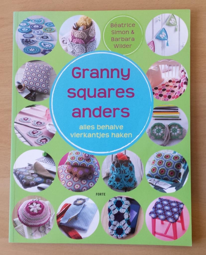 Haken - Granny Squares Anders - B. Simon & B. Wilder - 2015, Gebruikt, Ophalen of Verzenden, Nvt, Patroon of Boek