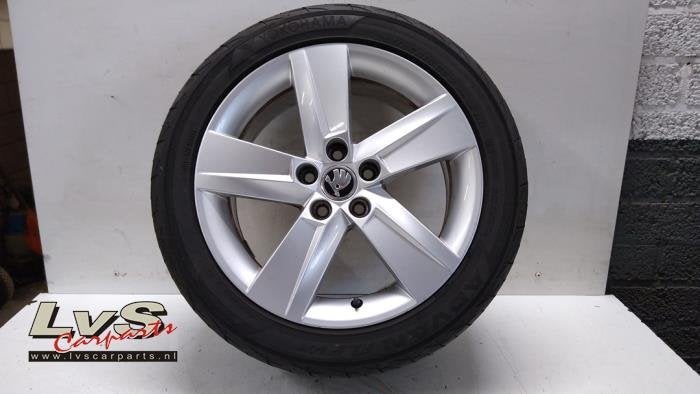 Velg + Band van een Skoda Fabia, Gebruikt, -, -, Ophalen of Verzenden