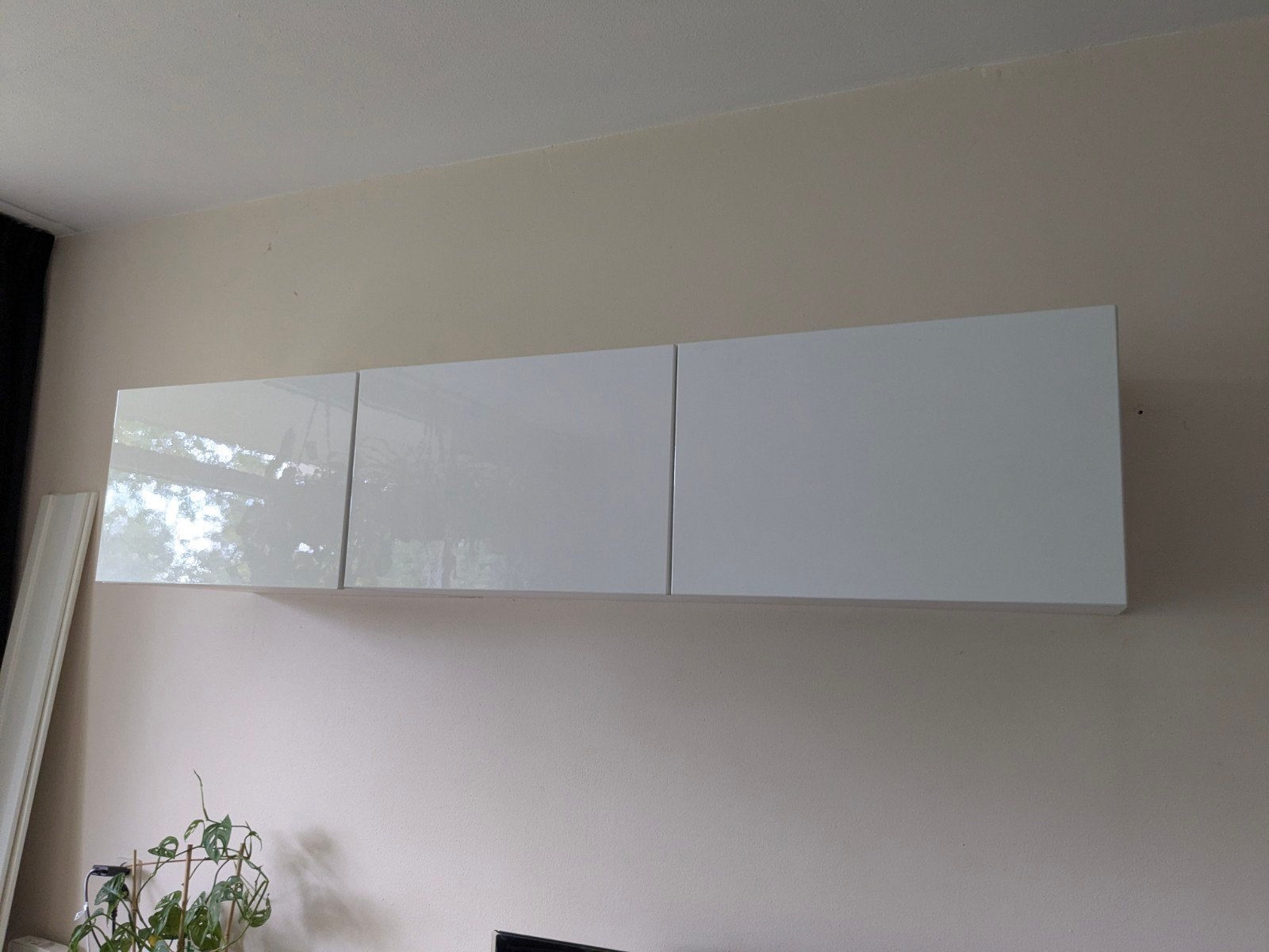 Hang kasten  van Besta assortiment Ikea . €15., Gebruikt, Ophalen of Verzenden, Minder dan 150 cm, Minder dan 100 cm