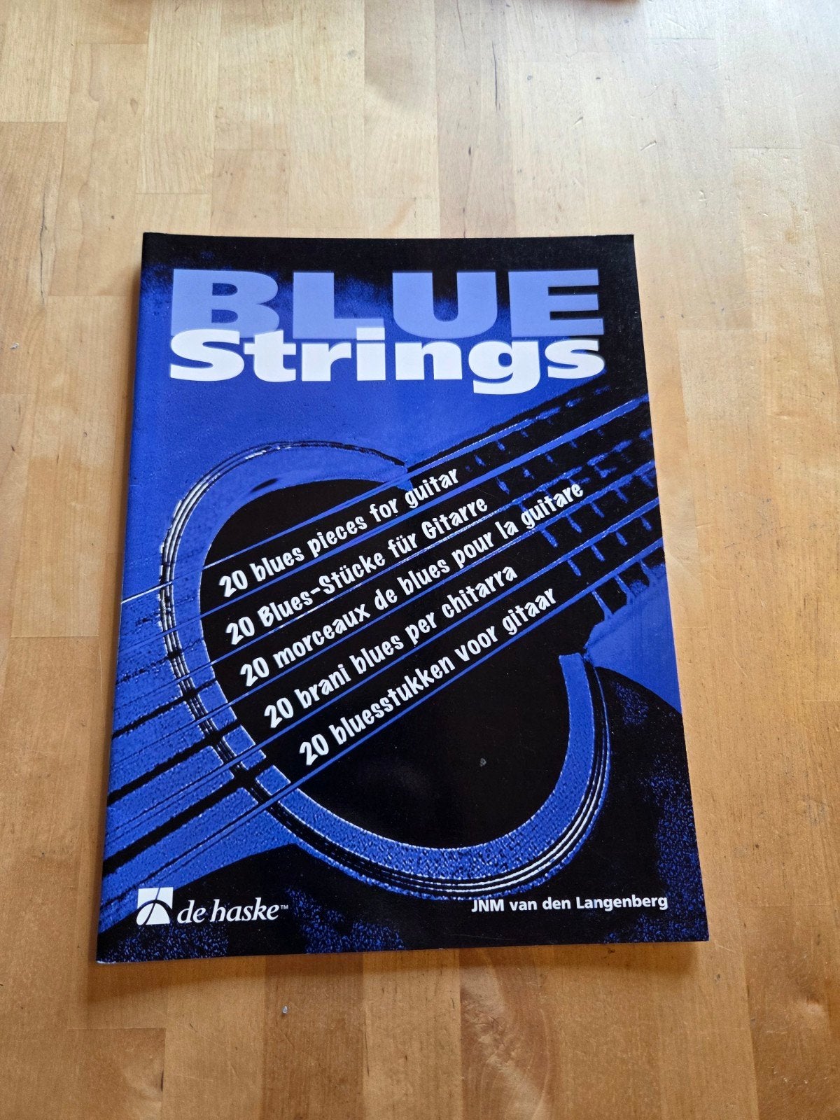 Blue Strings: 20 bluesstukken voor gitaar (Nieuw), Muziek en Instrumenten, Bladmuziek, Gitaar, Les of Cursus, Nieuw, Ophalen of Verzenden