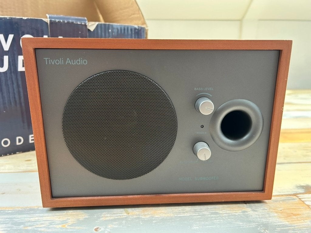 Tivoli Audio - subwoofer, Ophalen of Verzenden, Zo goed als nieuw, Radio