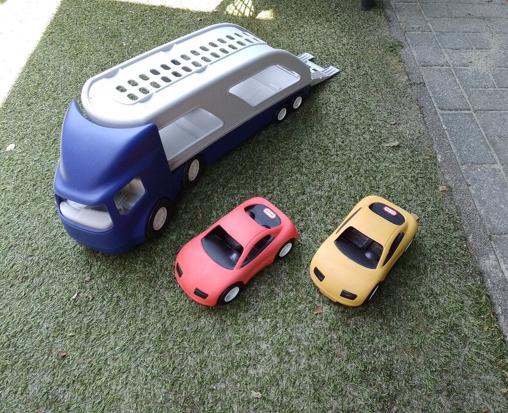 Little Tikes vrachtwagen met auto's, Kinderen en Baby's, Speelgoed | Speelgoedvoertuigen, Ophalen, Gebruikt