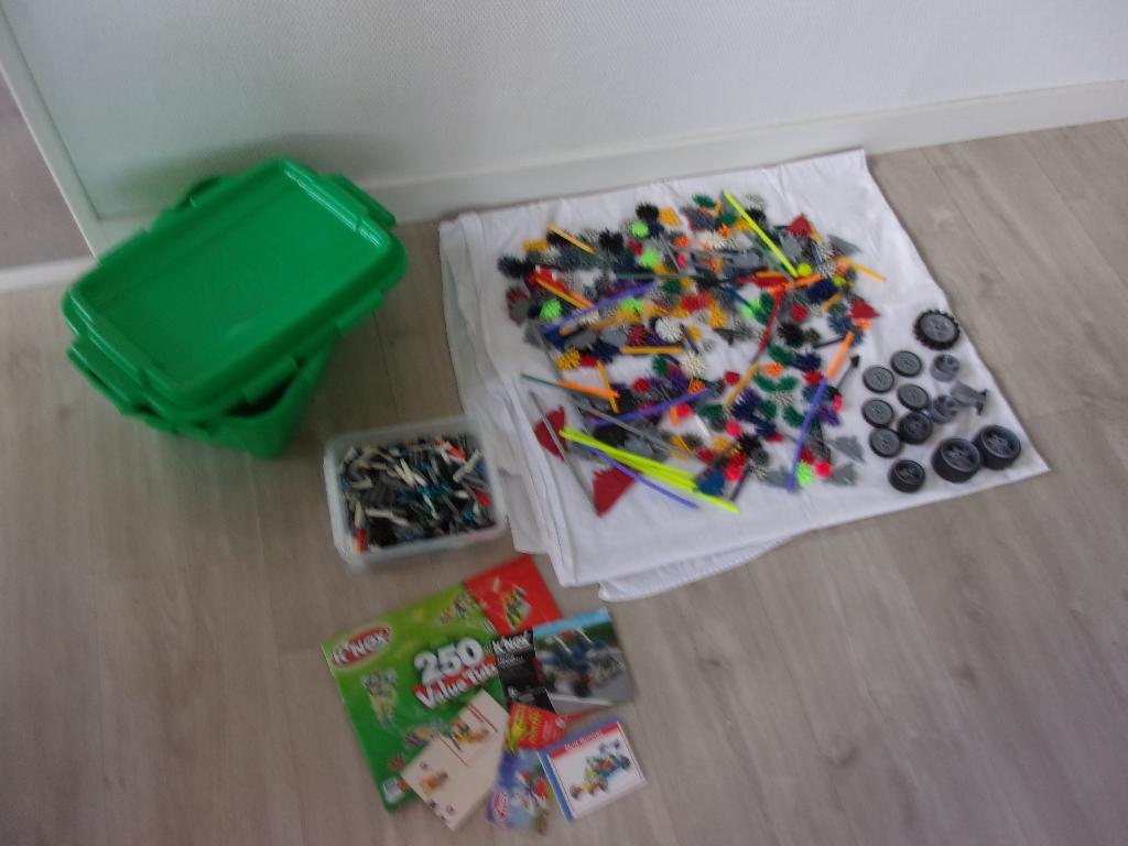 Partij K'NEX + BOEKJES  in opbergbox, Ophalen of Verzenden, Zo goed als nieuw, K'nex