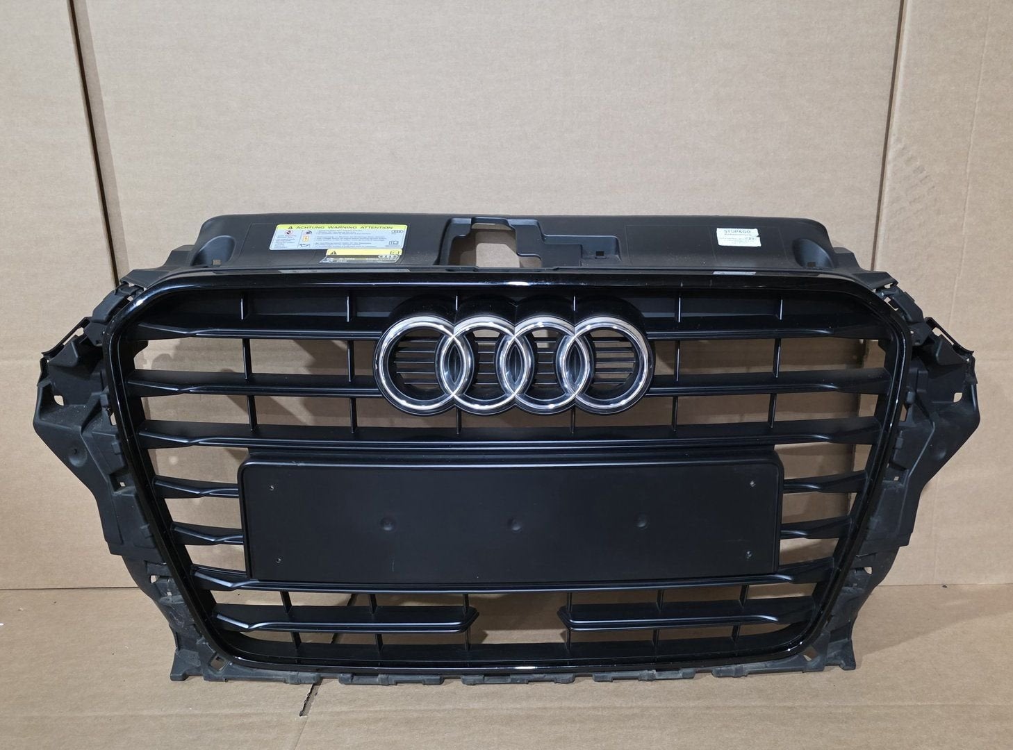 Grill Audi A3 8V S-line ACC Grille 8V3853651A 2012-2017 Orgi, Gebruikt, -, Voor, Ophalen of Verzenden