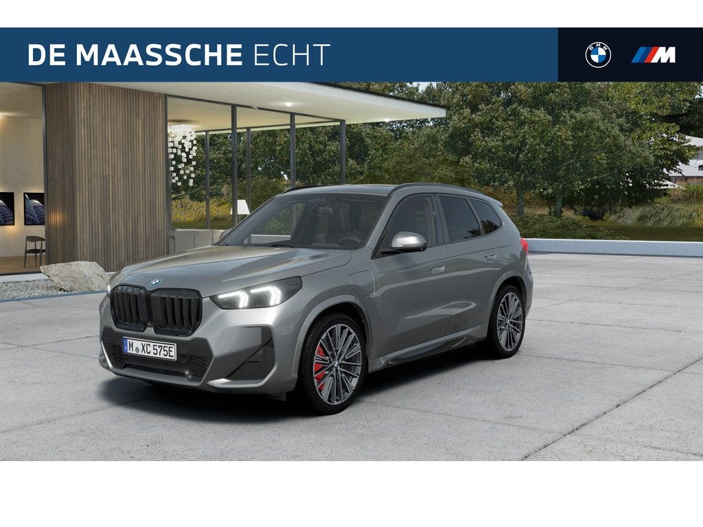 BMW X1 xDrive30e M Sport Automaat / Panoramadak / Trekhaak /, Stoelverwarming, Zwart, Leder, Bedrijf