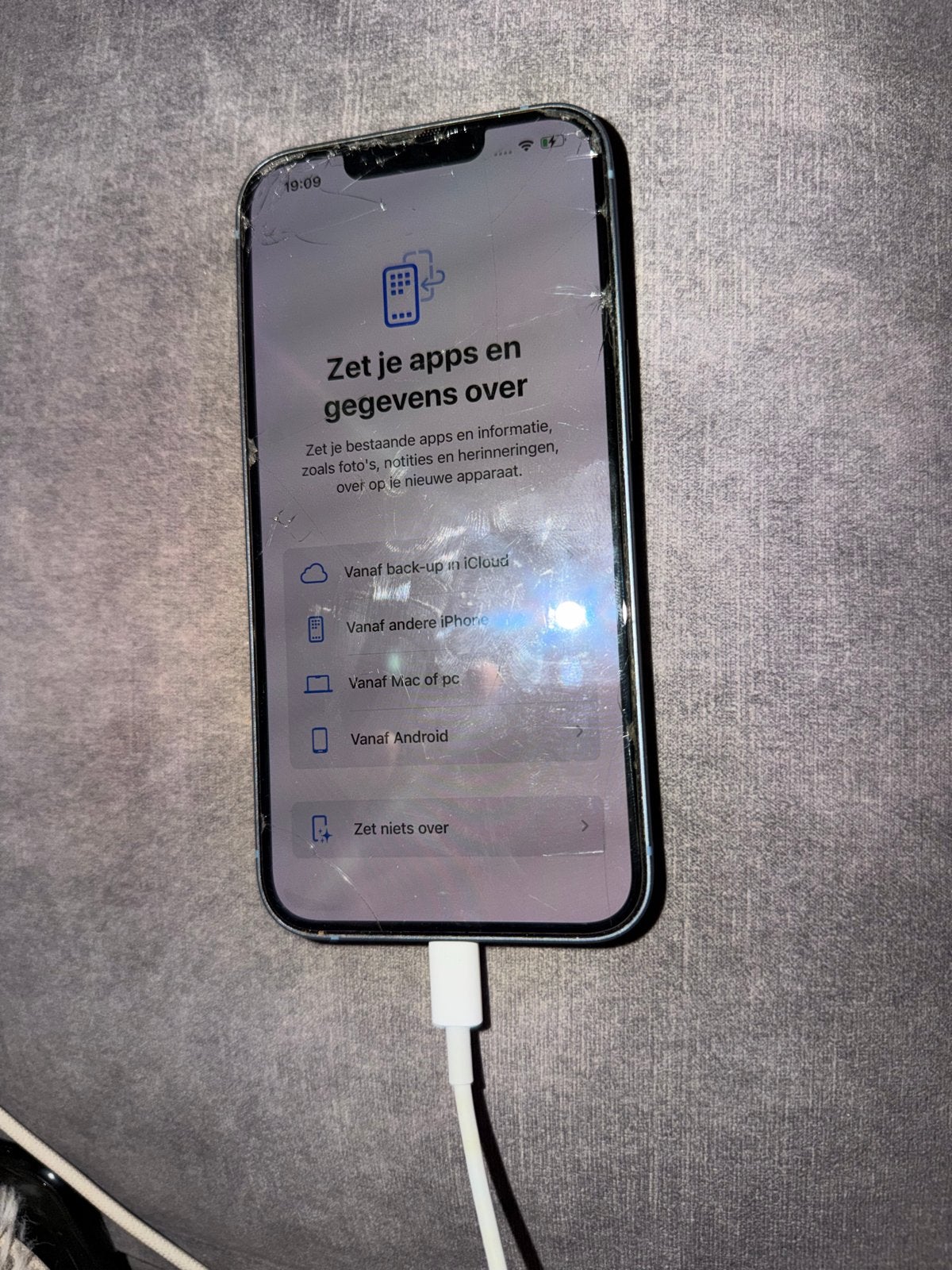 iPhone 14 met gebarsten scherm - Ideaal voor onderdelen, Ophalen, 128 GB, Zwart, Zonder simlock