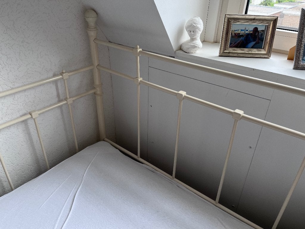 Prachtig spijlenbed/ meidenbed, Ophalen, Gebruikt, 90 cm, Eenpersoons