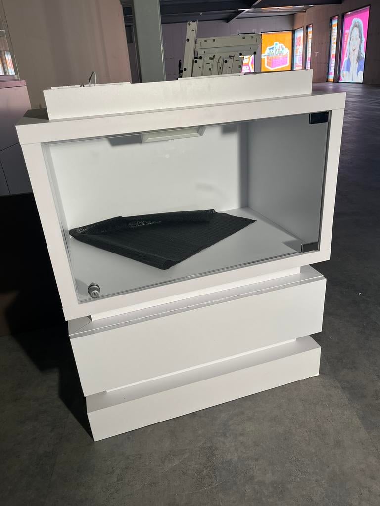 Witte kubus vitrine - Juwelier, Huis en Inrichting, Kasten | Vitrinekasten, Ophalen, Overige materialen, 50 tot 100 cm, Zo goed als nieuw